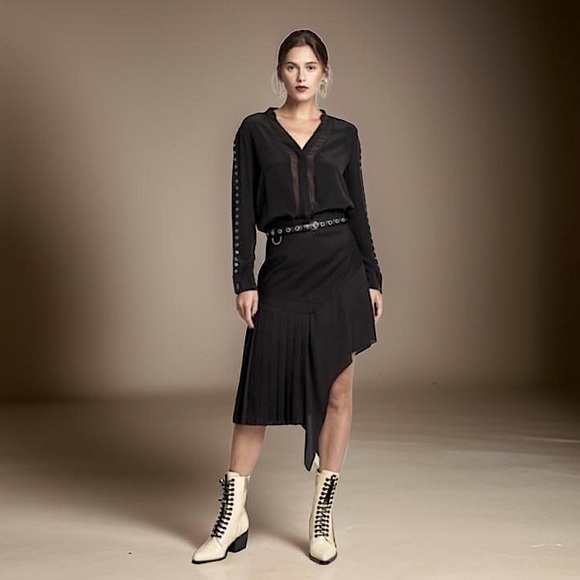 Chelsea and Walker asymmetrical skirt - Picture 4 of 5